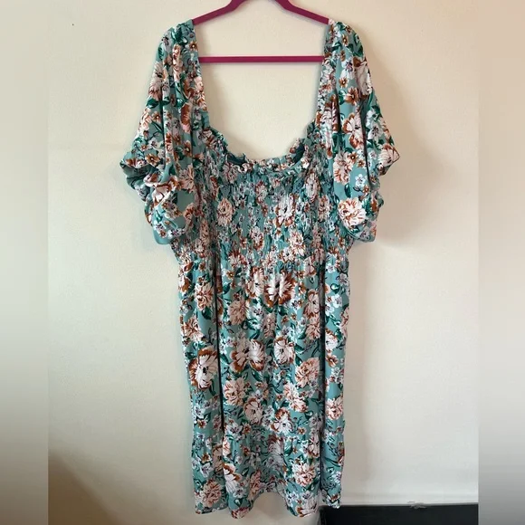 Plus Size LC Lauren Conrad Balloon Sleeve Smocked Floral Midi Dress - Picture 12 of 12